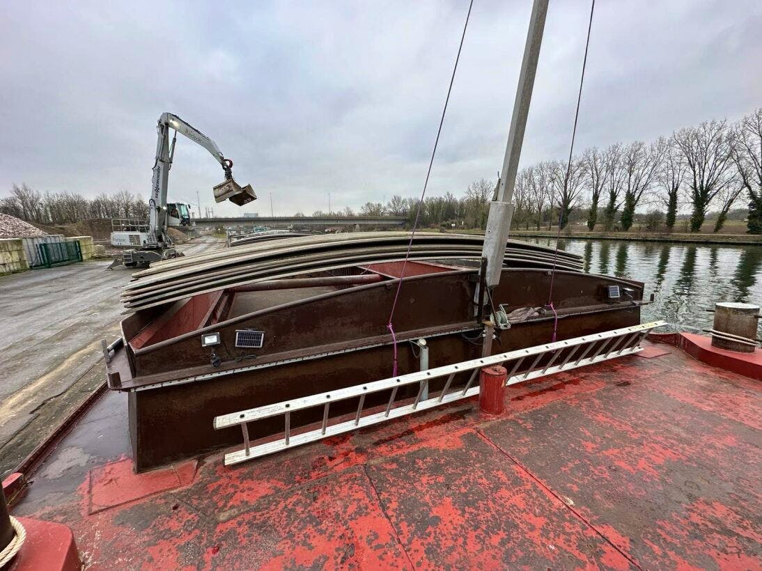 La Majesty — thumbnail 5